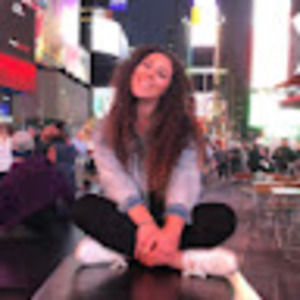 Meet your Posher, Michaela